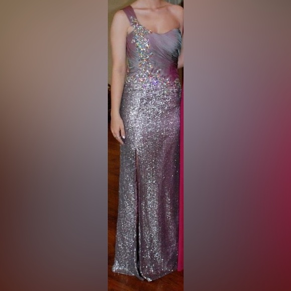 Formal Dress - Size 4 - Picture 6 of 6